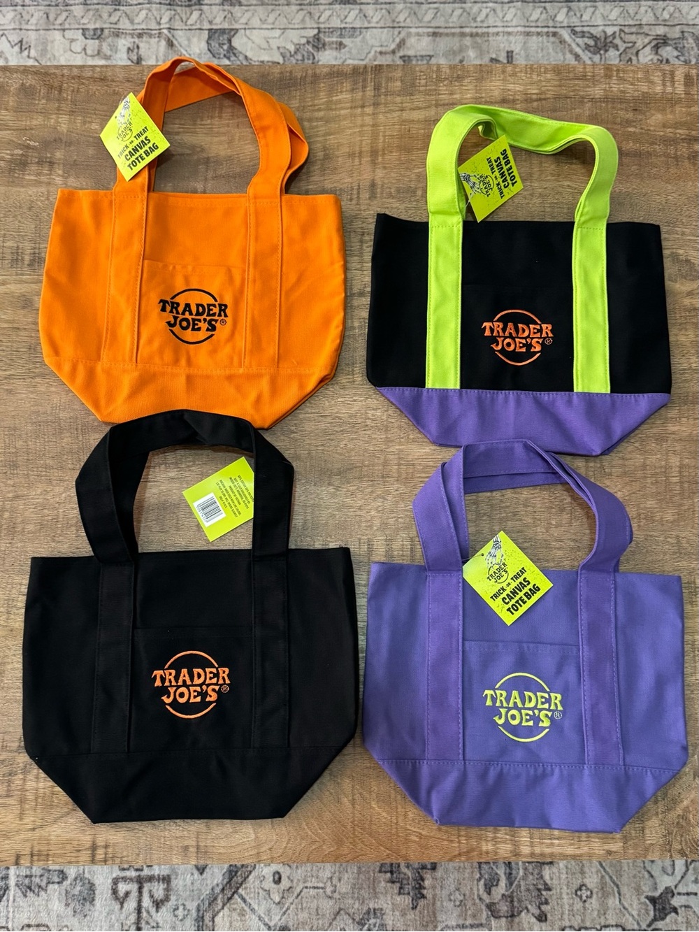Trader Joe’s limited release mini totes Halloween/Autumn. Set of 4 NWT 2026
